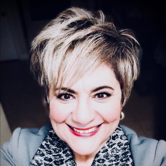 Hello! Welcome to my closet! - Picture 3 of 4